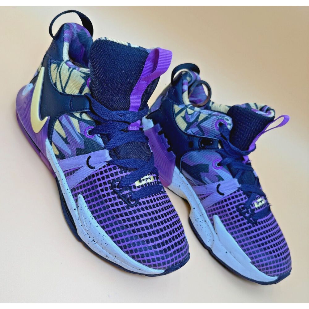Nike Sneakers Youth 5Y LeBron Witness 7 Lakers Graffiti Basketball Purple FD0209